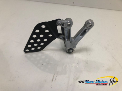 PLATINE AVANT GAUCHE HONDA 954 CBR R 2002
