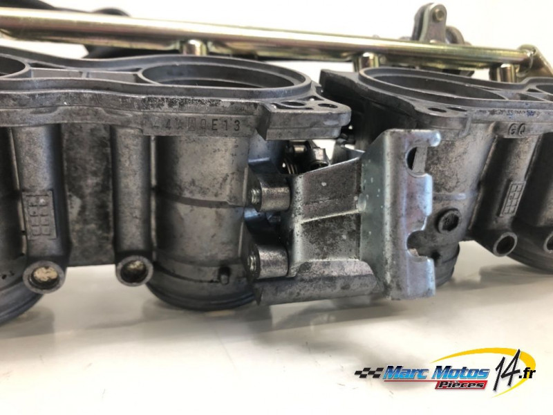 RAMPE D'INJECTION HONDA 954 CBR R 2002