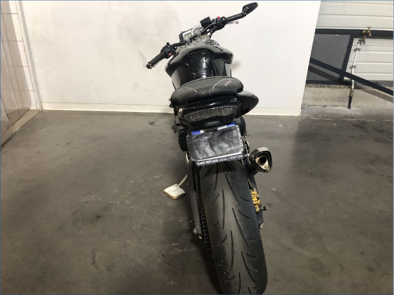 TRIUMPH 675 STREET TRIPLE 
