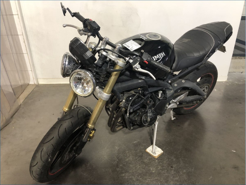 TRIUMPH 675 STREET TRIPLE 
