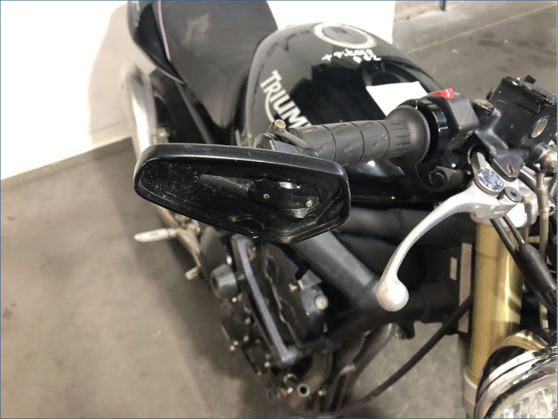 TRIUMPH 675 STREET TRIPLE 