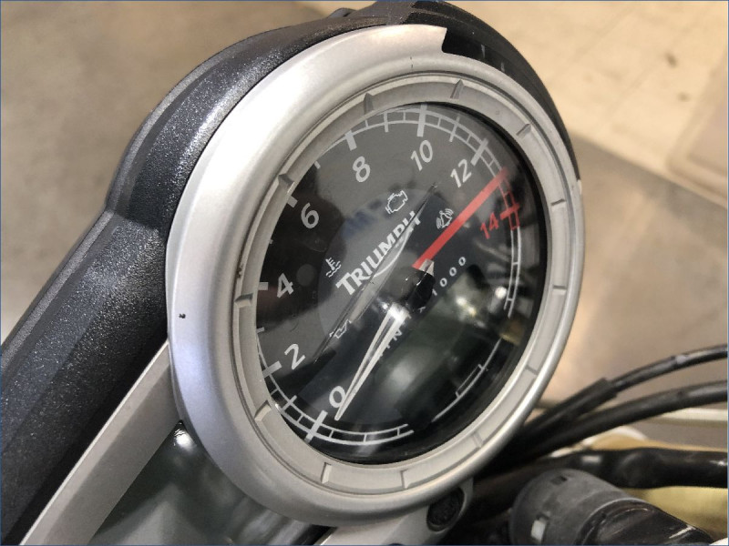 TRIUMPH 675 STREET TRIPLE 