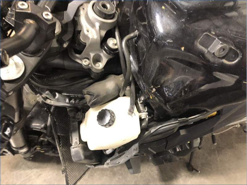 KAWASAKI Z800 