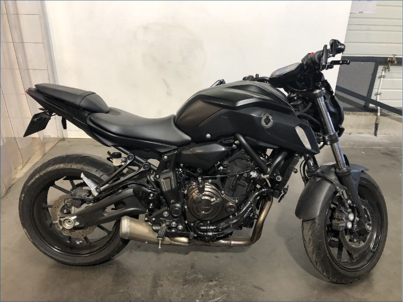 YAMAHA MT07 