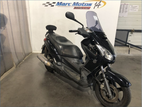 YAMAHA 250 XMAX 