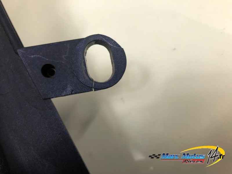 CACHE LATERAL GAUCHE YAMAHA 500 TMAX 2006