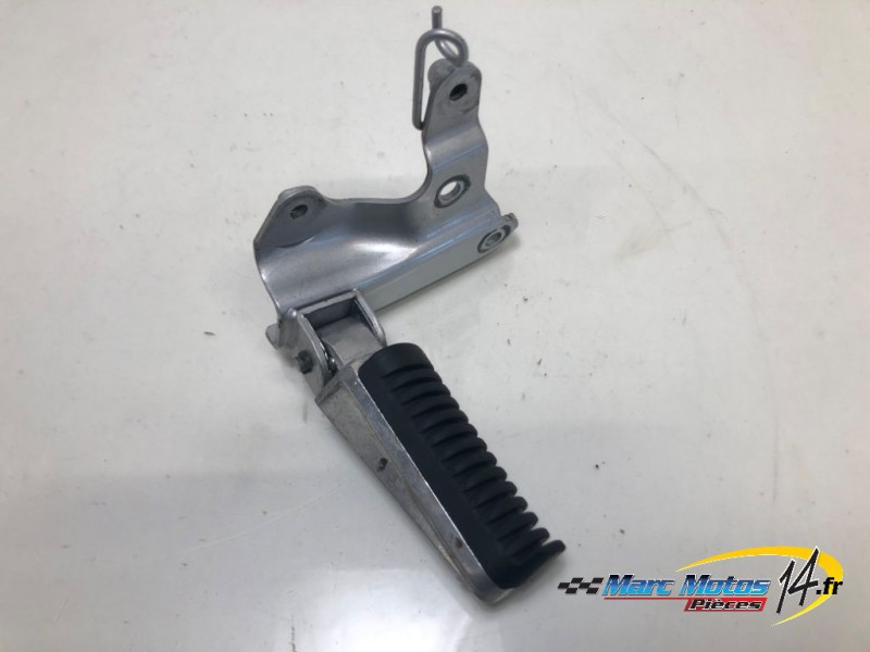 PLATINE ARRIERE DROITE YAMAHA 500 TMAX 2006