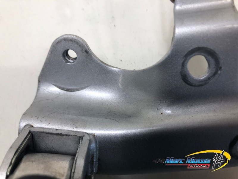 PLATINE ARRIERE DROITE YAMAHA 500 TMAX 2006