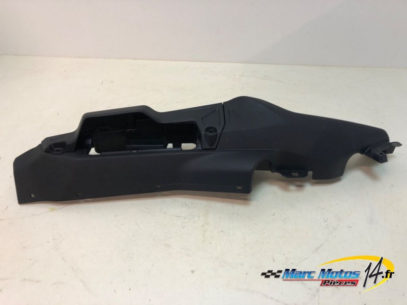 CACHE LATERAL DROIT YAMAHA MT09 TRACER GT 2023