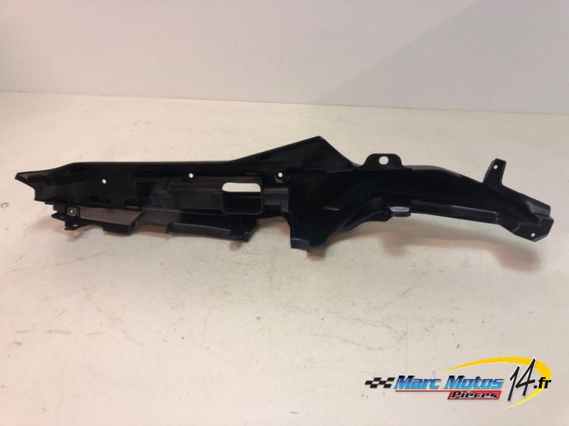 CACHE LATERAL DROIT YAMAHA MT09 TRACER GT 2023