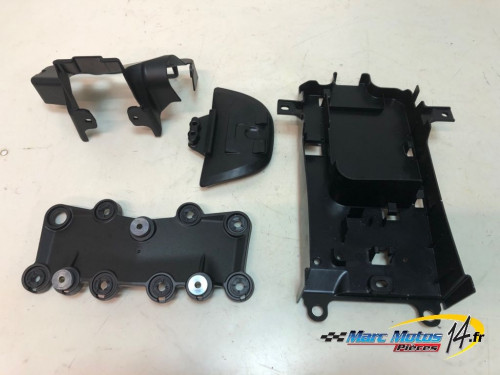 PLASTIQUES ET CAOUTCHOUCS DIVERS YAMAHA MT09 TRACER GT 2023