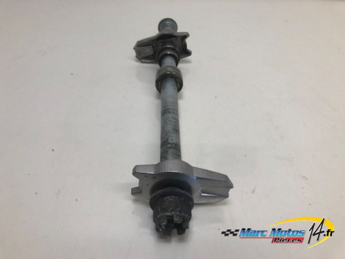 AXE DE ROUE ARRIERE KAWASAKI ER6 N 2012