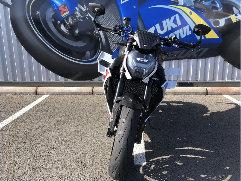 BMW M1000R 