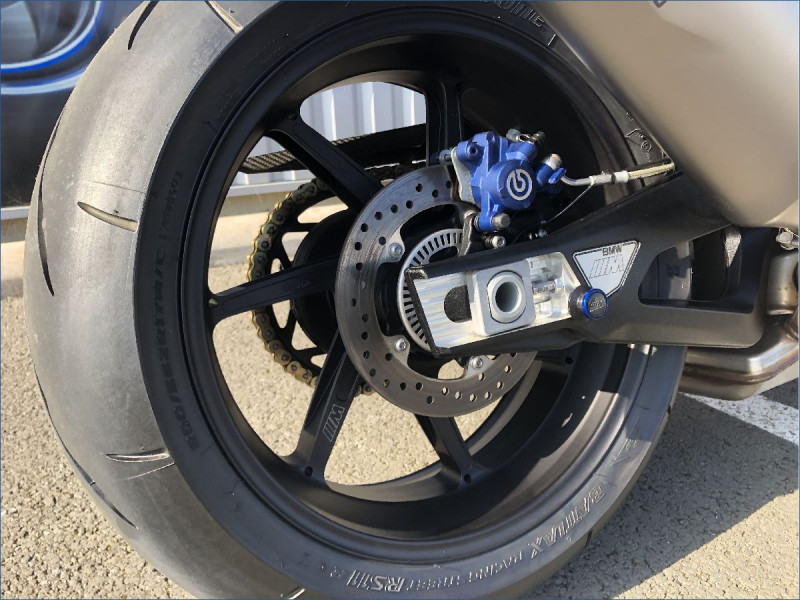 BMW M1000R 