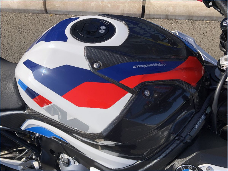 BMW M1000R 