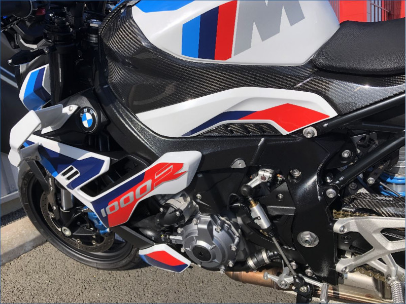 BMW M1000R 