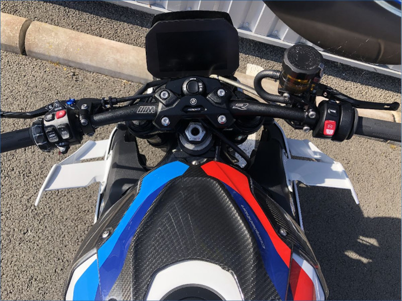 BMW M1000R 