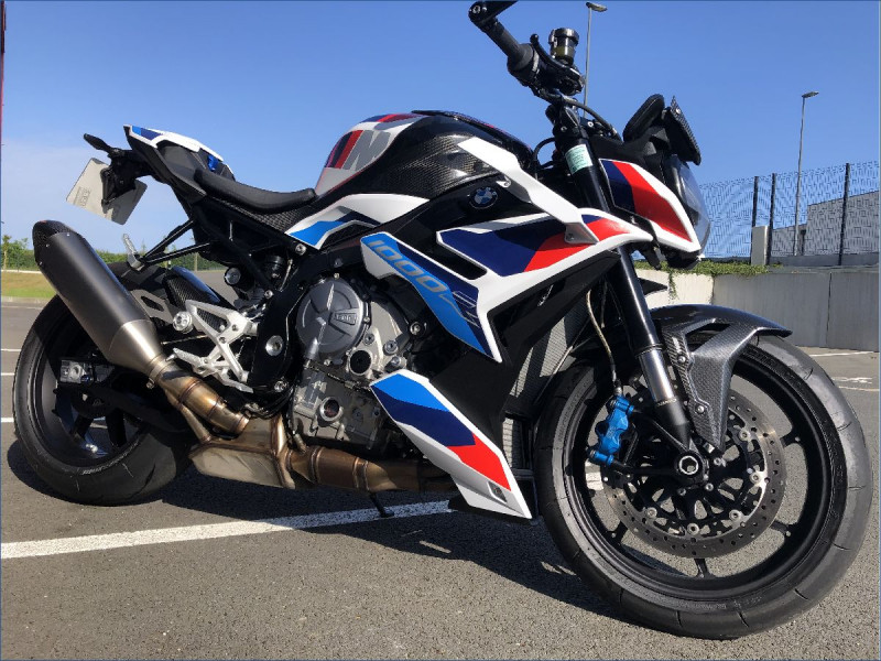 BMW M1000R 