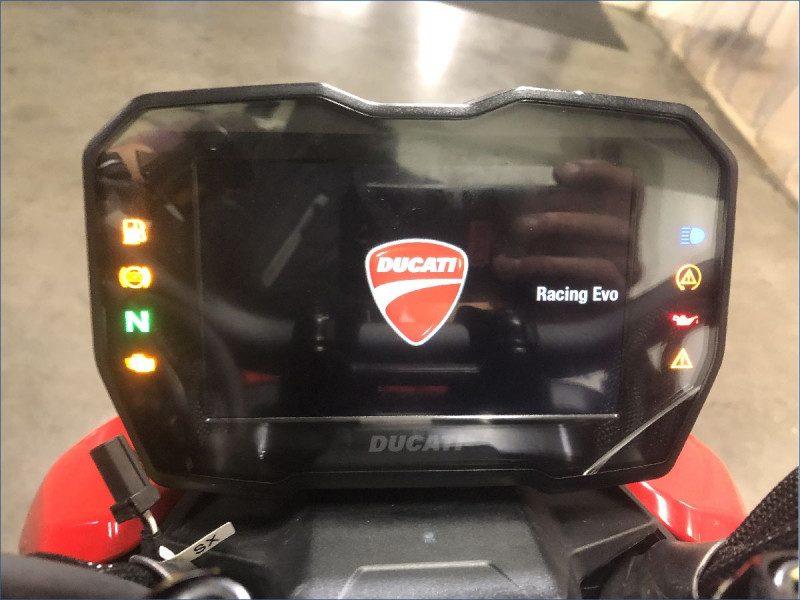 DUCATI 1100 STREETFIGHTER V4 S