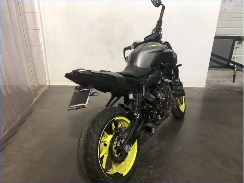 YAMAHA MT07 