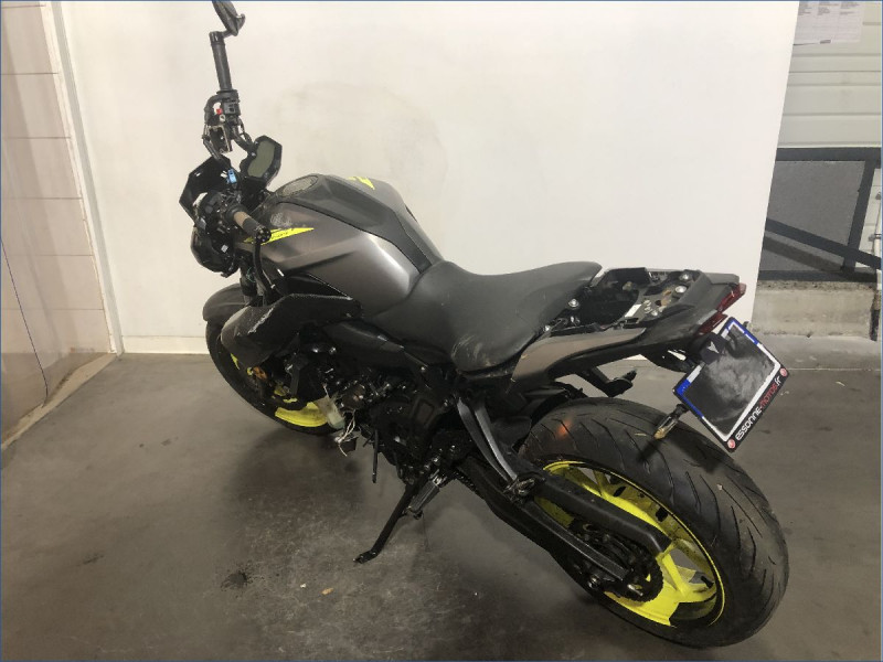 YAMAHA MT07 