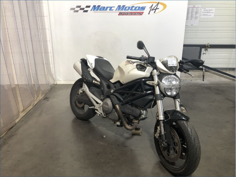 DUCATI 696 MONSTER 