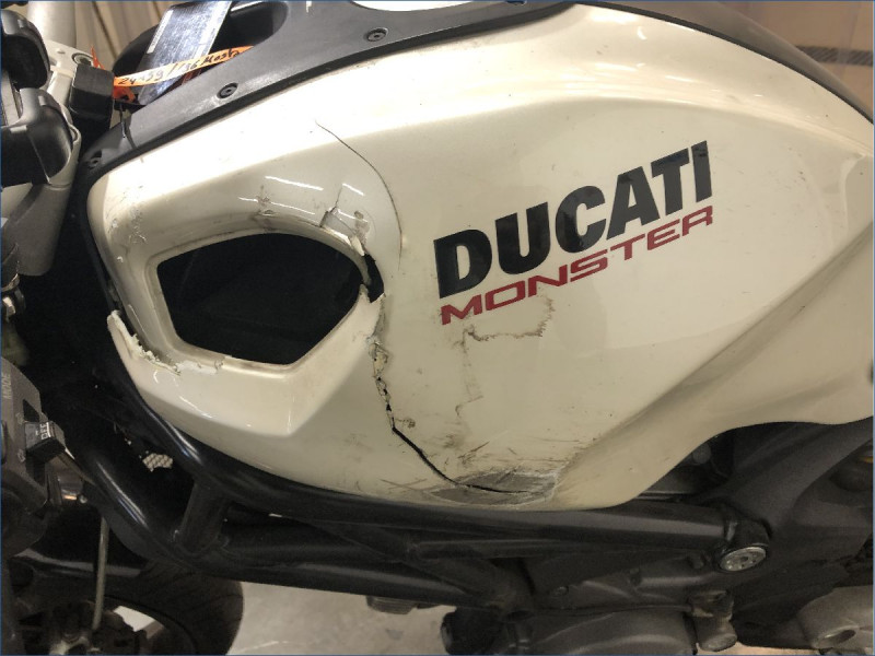 DUCATI 696 MONSTER 