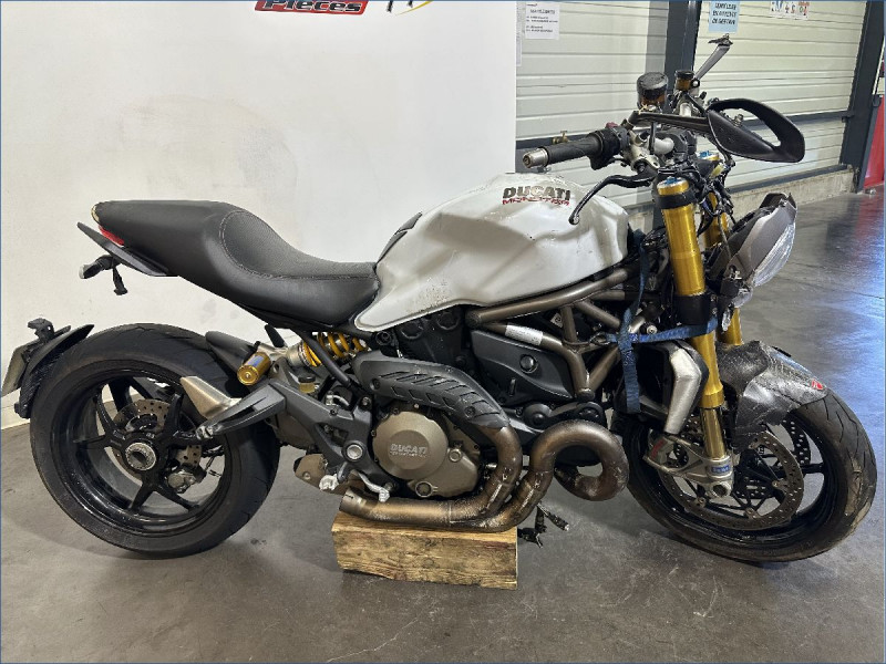 DUCATI 1200 MONSTER S