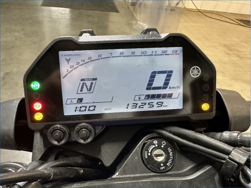 YAMAHA MT03 300 