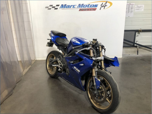 TRIUMPH 675 DAYTONA 