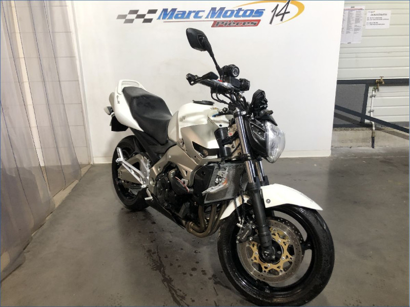 SUZUKI 600 GSR 