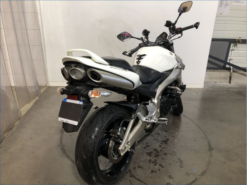 SUZUKI 600 GSR 