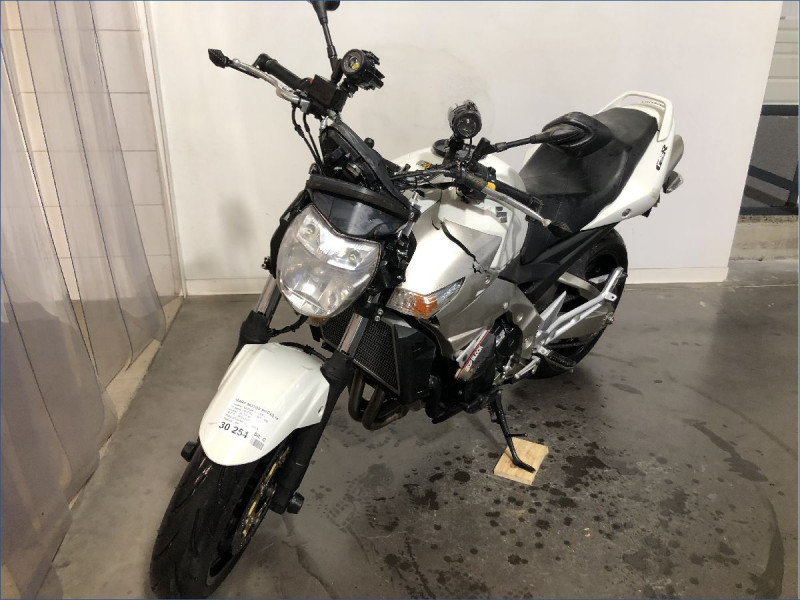 SUZUKI 600 GSR 