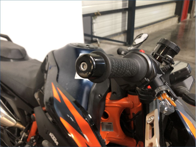 KTM 890 DUKE R