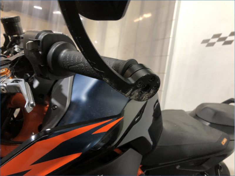 KTM 890 DUKE R