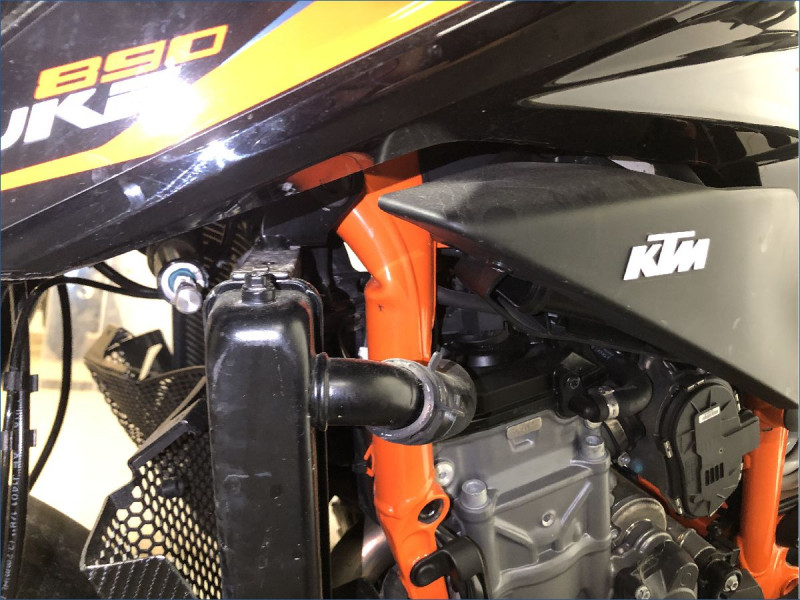 KTM 890 DUKE R