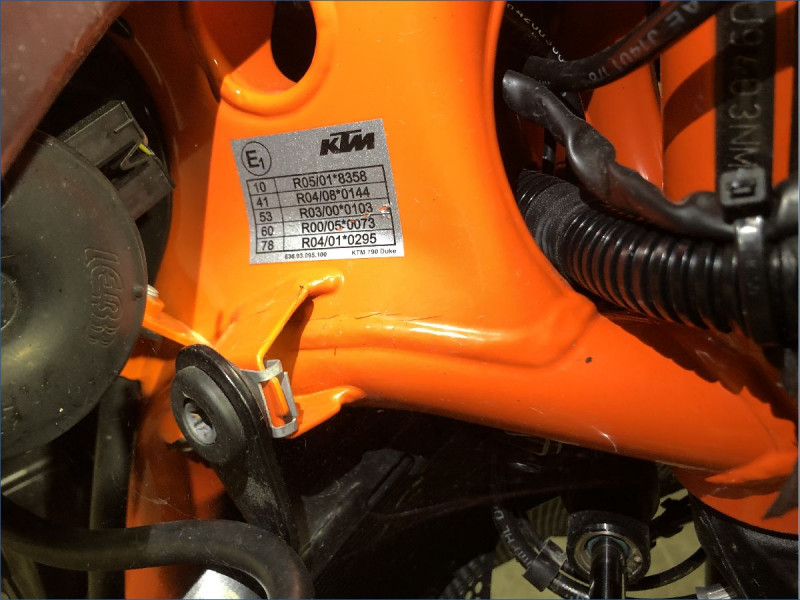 KTM 890 DUKE R