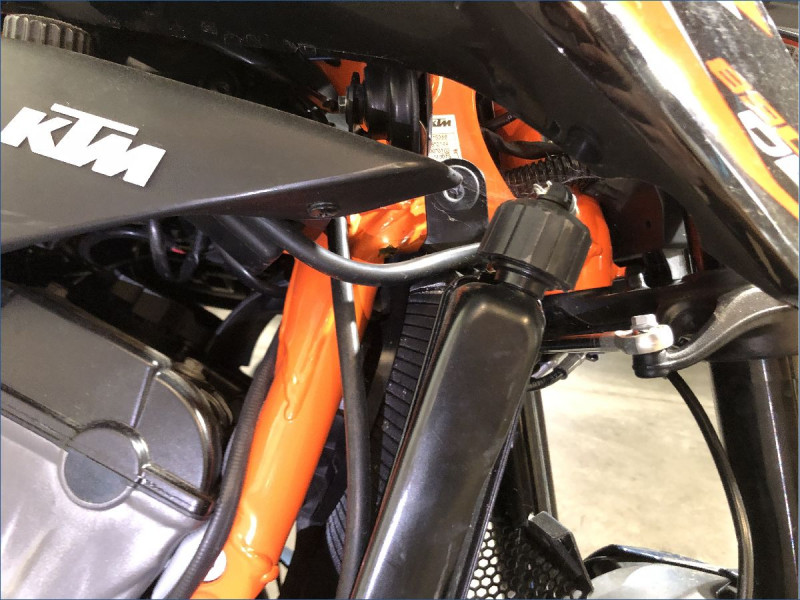 KTM 890 DUKE R
