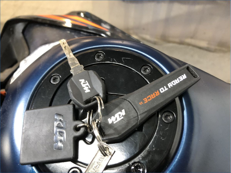 KTM 890 DUKE R