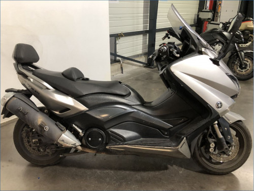 YAMAHA 530 TMAX 