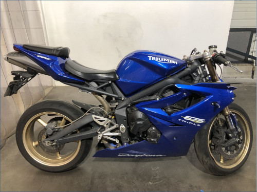 TRIUMPH 675 DAYTONA 