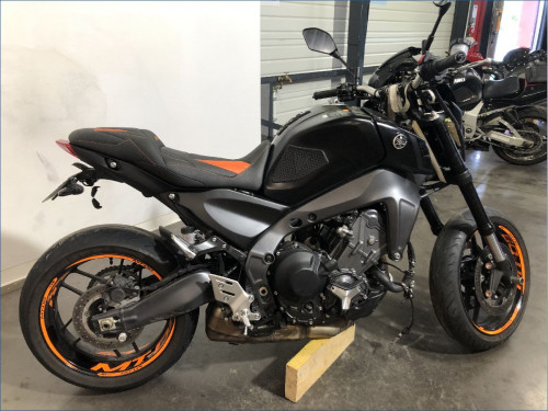 YAMAHA MT09 