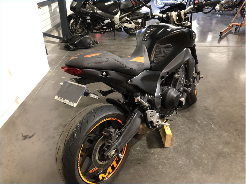 YAMAHA MT09 