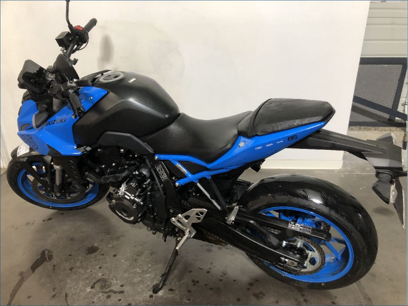 SUZUKI 800 GSX-8S 