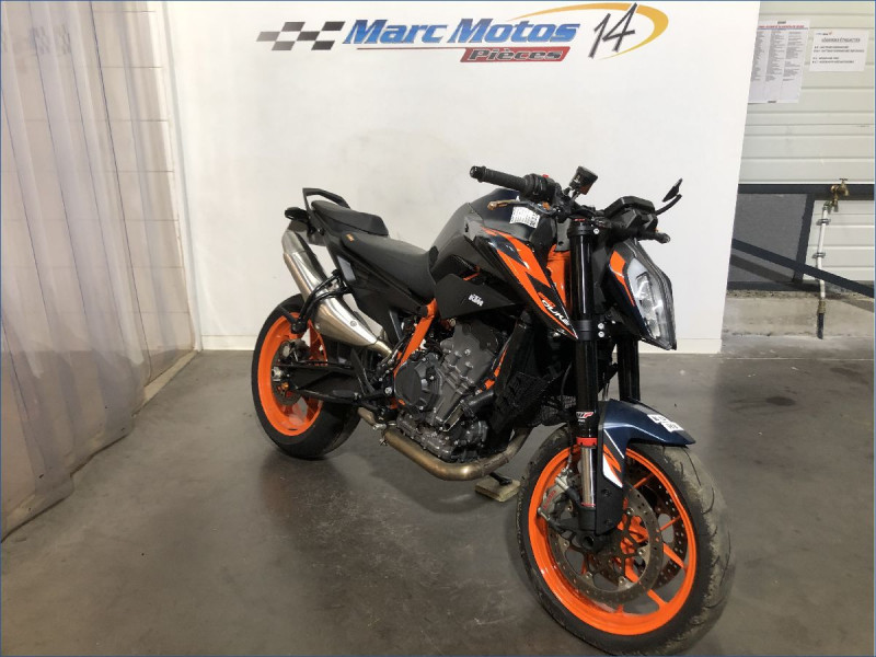 KTM 890 DUKE R
