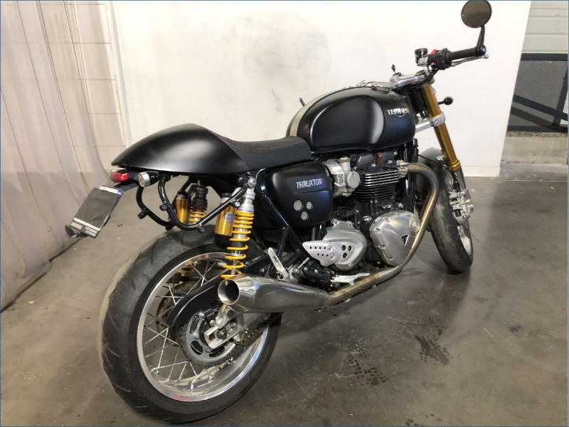 TRIUMPH 1200 THRUXTON R