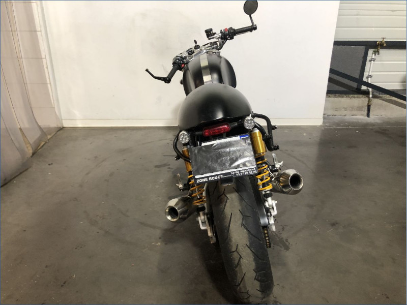 TRIUMPH 1200 THRUXTON R