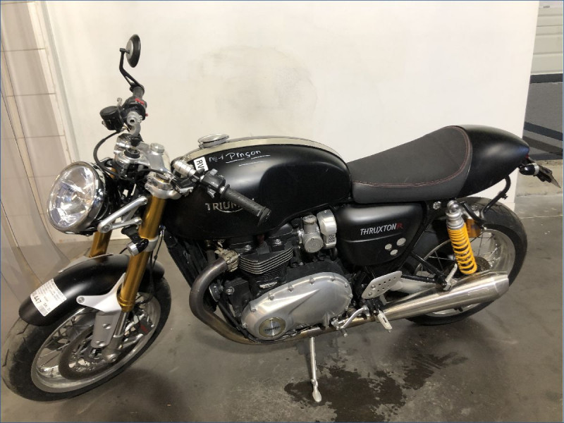 TRIUMPH 1200 THRUXTON R