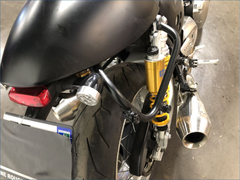 TRIUMPH 1200 THRUXTON R