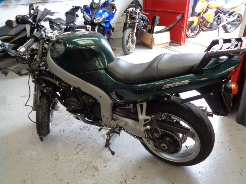 TRIUMPH 955 SPRINT ST
